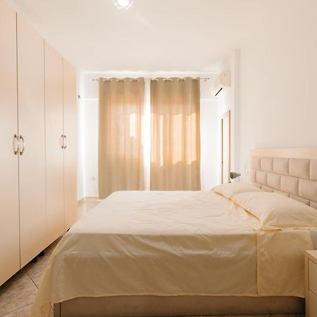 Rs Place 1-Bedroom Apartment Τίρανα Εξωτερικό φωτογραφία